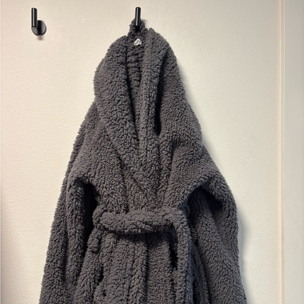 Pottery Barn women’s size small Sherpa robe
